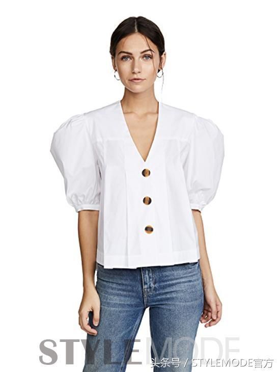 小小纽扣 竟成为夏日风穿搭的点睛之笔？