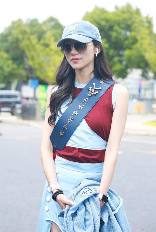 韩雪气质太好了,背个小包也能背出礼仪小姐的既视感,快学学!