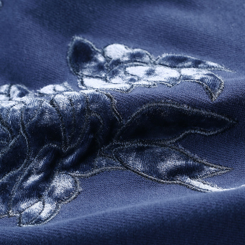 难怪呢，表妹把牛仔裤全丢了，出门穿这样的卫衣，太吸晴了