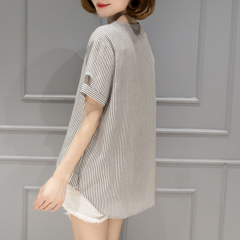 别穿连衣裙了，夏主流T恤+短裤，洋气女人见了挪不动眼，忒着迷