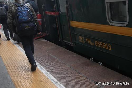 致敬绿皮车：不是所有火车都叫绿皮车，现存的绿皮车都是公益列车