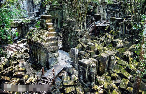 神秘崩密列——淹没在丛林里的千年废墟，究竟有什么秘密？