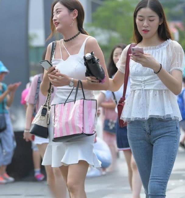  「体现」和时尚闺蜜同行，穿搭风格更要体现自己的特点