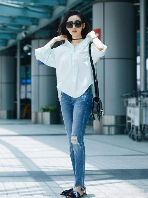 张天爱大长腿小蛮腰确实有，唯一不足的在于她的气质！