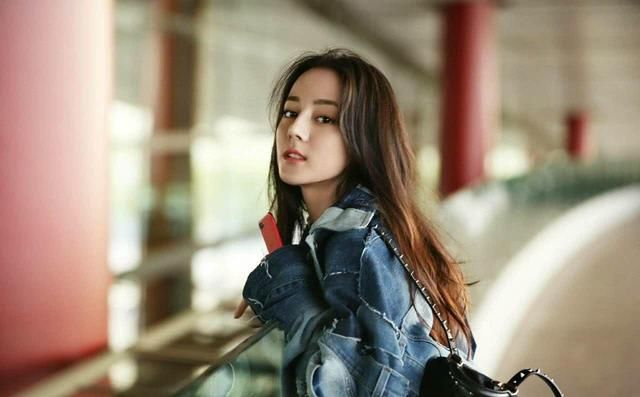 于正发文揭露娱乐圈潜规则，baby被黑是幕后操作?迪丽热巴躺枪