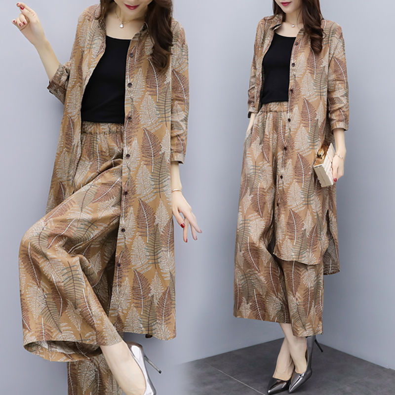 偷偷告诉你，裙子不流行了，今年流行这样套装，美的款款想买