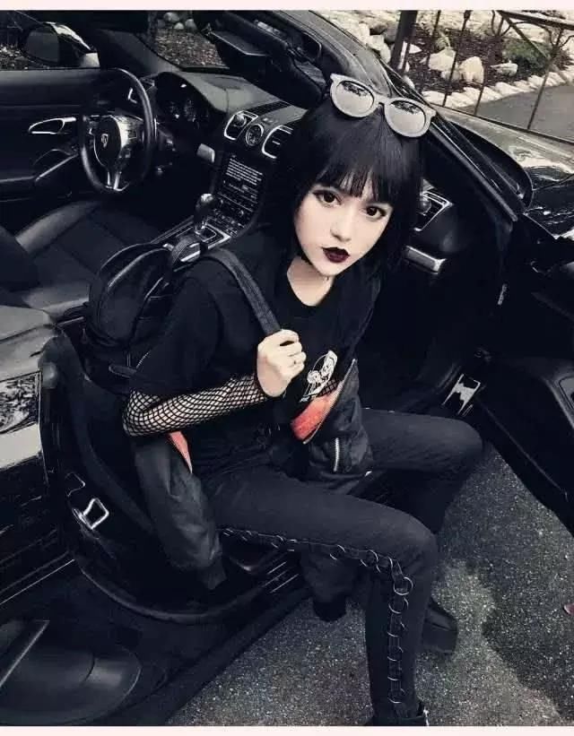 火了！深圳妹子因化妆一夜吸粉50万，卸妆后网友跪求交往