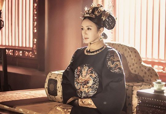 没想到!她把《演戏攻略》中的元素用在橱窗里，高级炸了!