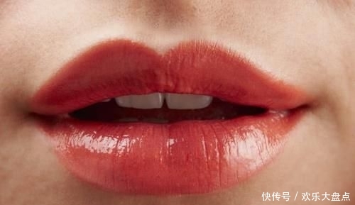 「选择」哑光的口红好还是丝绒的好 教你选择适合自己的化妆品