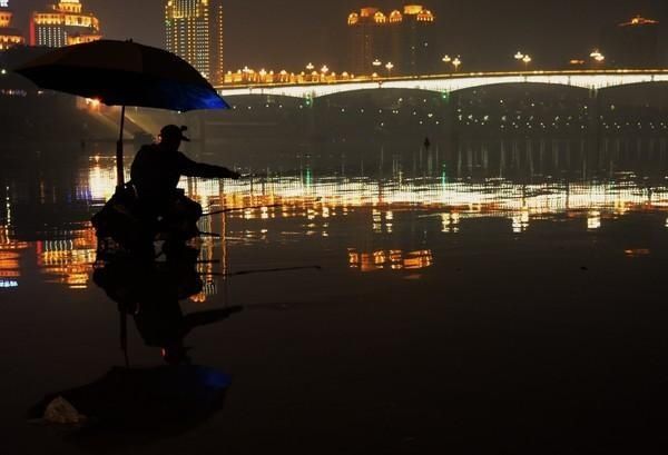  「菠萝蜜」南宁：请打量这夜色