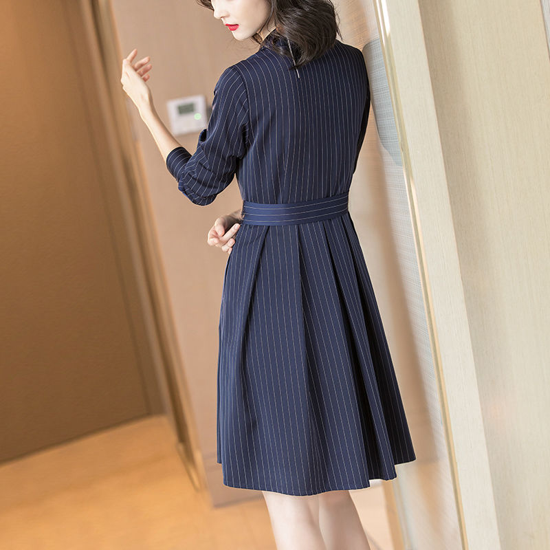 9月刚来，这9款“皇室蓝”裙子就火得一塌糊涂，有人一买9条