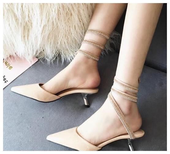 高跟鞋还要数尖头更为美丽性感，想要成为女神一定少不了它！