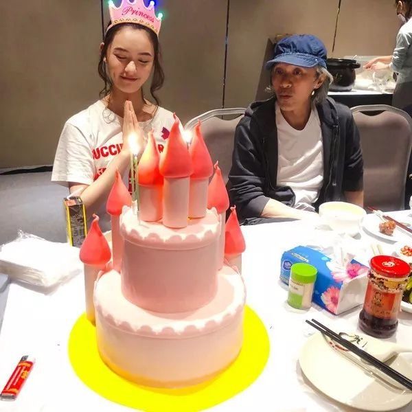 林允居然是个被演戏耽误的护肤达人!原来这样敷面膜才更有效!