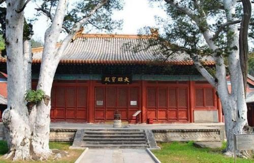国内“最神秘”的寺庙，全心修行不受供奉，多来从未开过庙门
