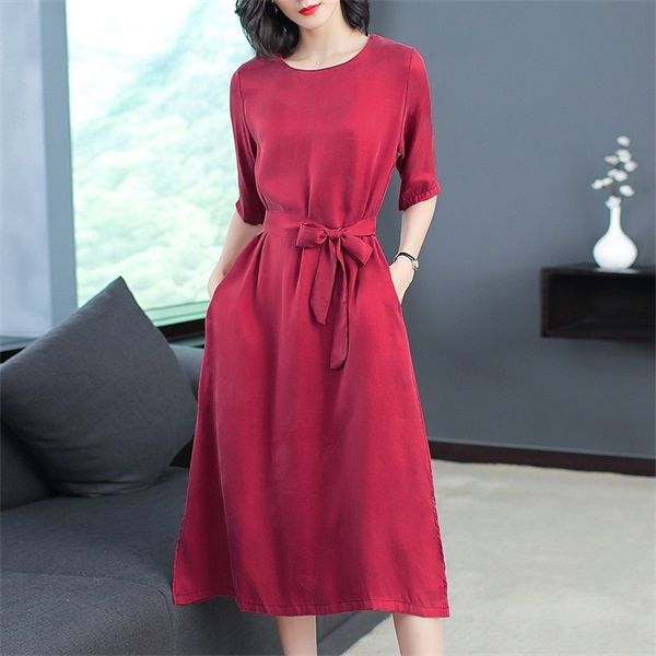 老婆贼会搭!新款优雅的高档氨丝裙+时尚高跟鞋，真是迷死人了