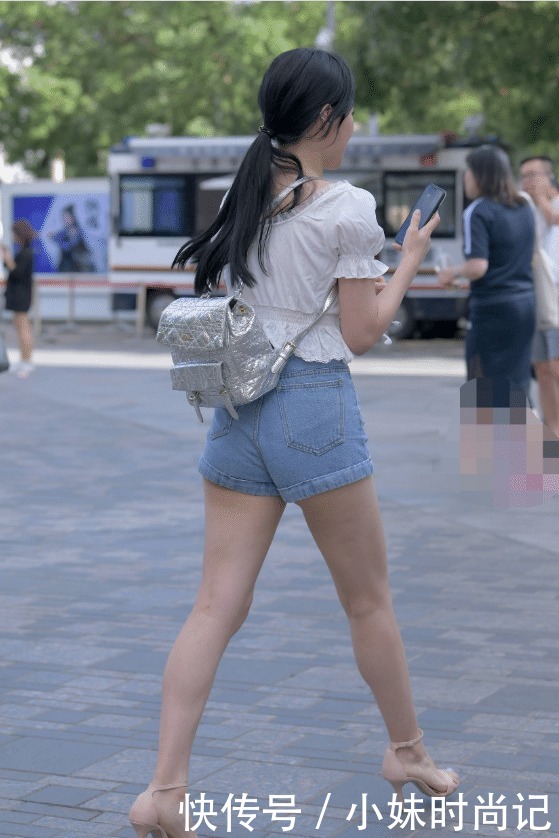 气质|街拍:优雅的时尚穿搭, 微胖又怎么样呢, 还是很有气质呢。