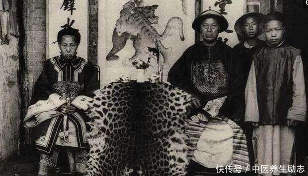  『功名』他是奕徒弟，封建王朝最后的武状元，考取功名后却离奇离世