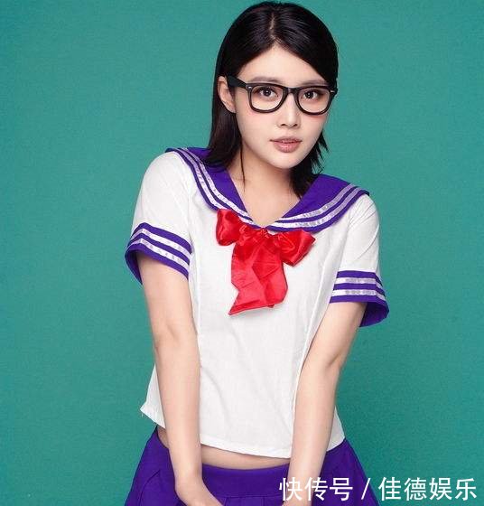 大嫂徐冬冬美而不俗，28岁换身衣服秒变学生妹，网友 绝了！