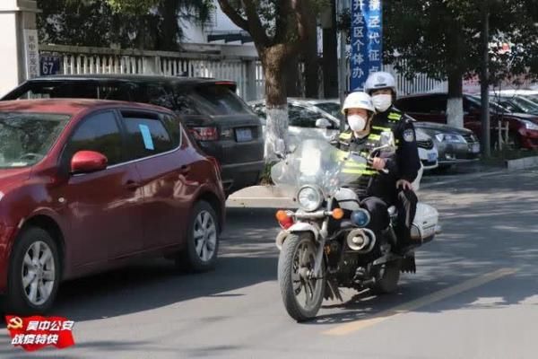 会儿■江苏苏州:“在村口,我没敢走上去,只远远看了会儿……”