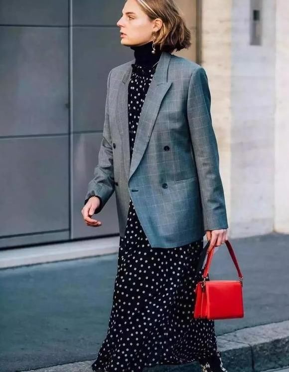  「漂亮」早春流行穿这些连衣裙,一款比一款洋气高档,搭配外套更漂亮