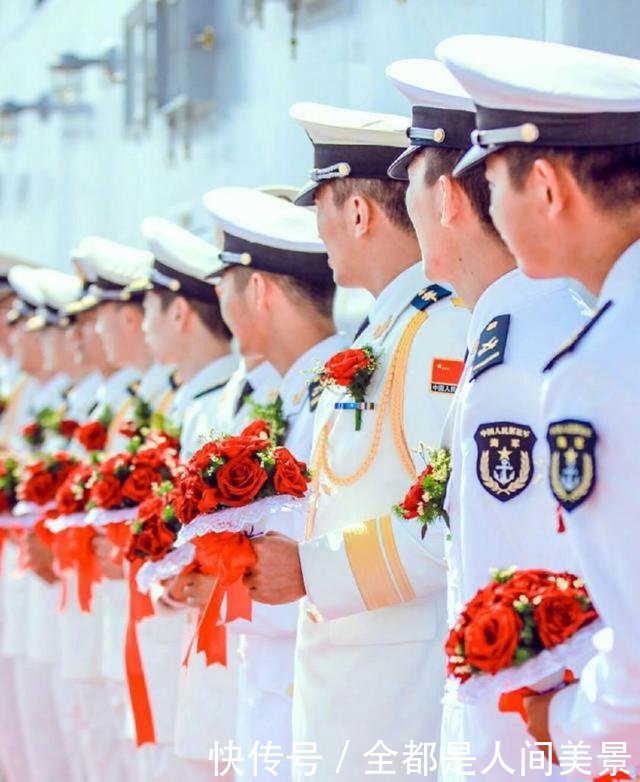 时尚范｜时尚新娘张馨予大婚，才发现原来军婚照这么美！