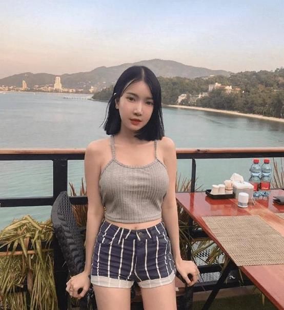  美女|潮流美女绝世难求，?尽显女神魅力，打造曼妙迷人曲线！