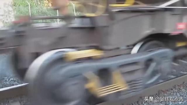 绿皮车不能加速是动力不足？不，是因为“蛇形振荡”