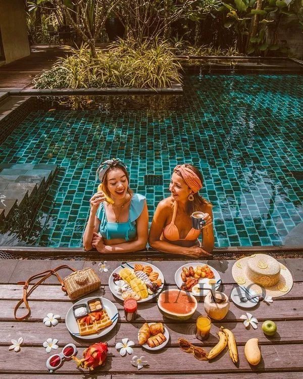 好看| 裙子和T恤才是女生开心的根本!就想天天这样穿去度假!