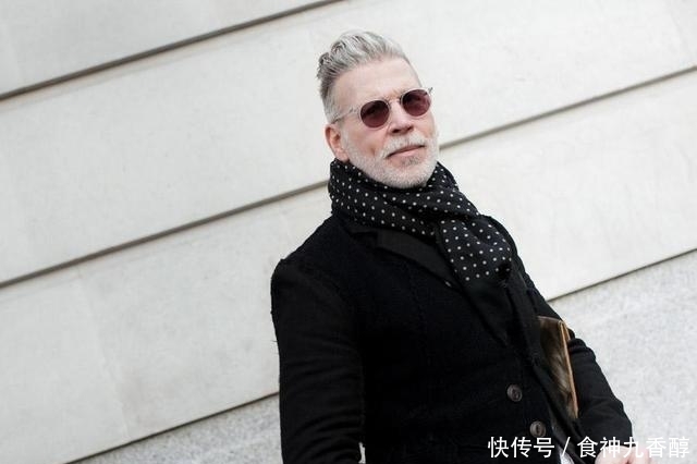  「适合休闲场」下雪了，男人们这样系围巾才够撩！