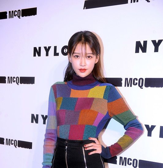 “皇后娘娘”董洁清纯秀美腿同场 孙怡可盐可甜、许魏洲白宇斗帅