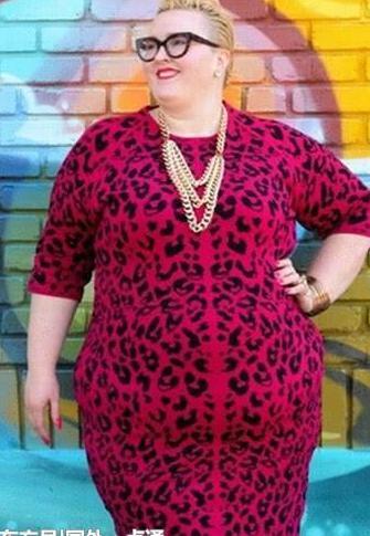 女子体重接近300斤,却意外成为新晋网红,原因竟是因为衣服!