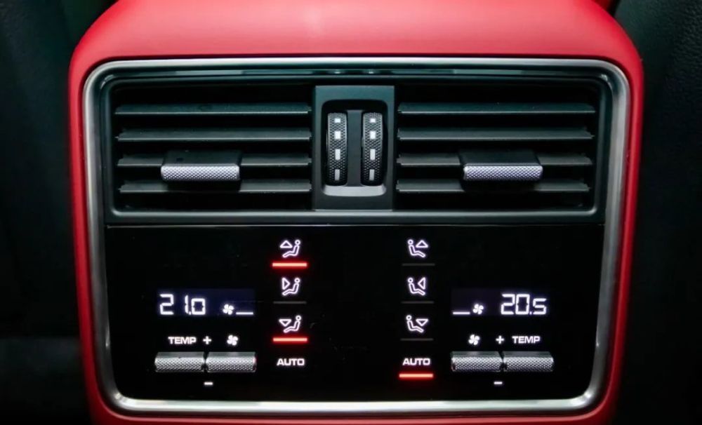『卡宴』保时捷卡宴Coupe 装贴XPEL LUX PLUS系列漆面保护膜