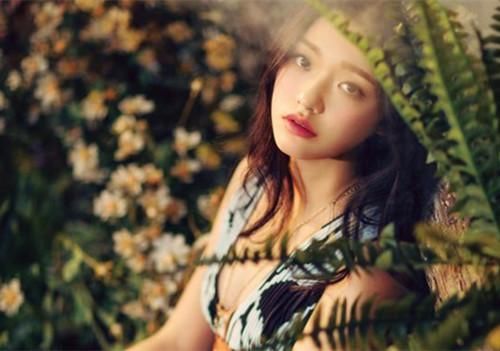 林允大凹造型吸睛，粉色纱裙欲成仙女，哪个星女郎可以和她比？