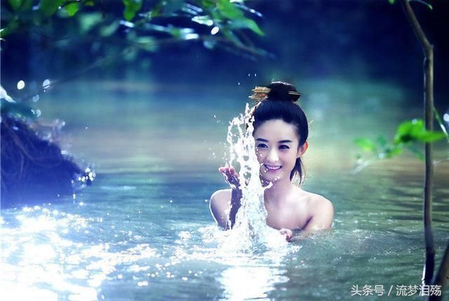 女星出浴照，赵丽颖激萌，杨幂性感，她最惊艳眼球