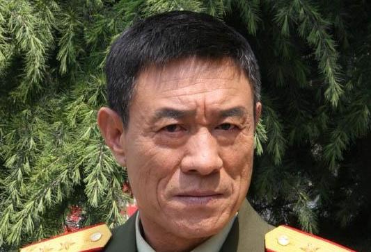 杜淳父亲一句话揭示报警背后底气，网友：44岁，算好排卵期去的吗