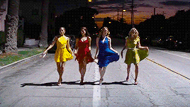 这次我们不谈情说爱，一起来聊聊那些爱情电影中被忽略的时髦搭配