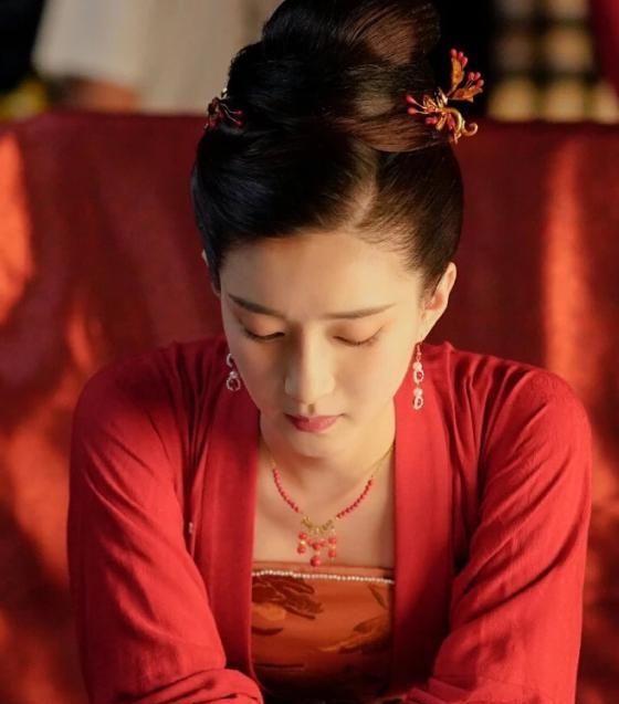 皇帝@《琅琊榜》里这两位，新剧题材“撞衫”，一个演皇帝，一个做娘娘