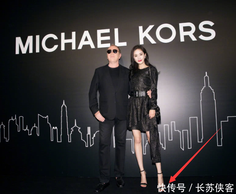 造型师放过杨幂吧，每次高跟鞋不低10cm，脚都快变形了！