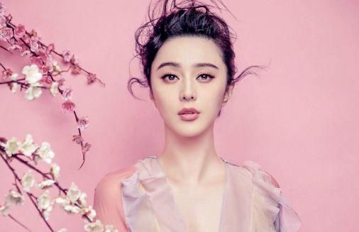 范冰冰现身？凌晨“上线”删除微博生日提醒，5000多条祝福废了！