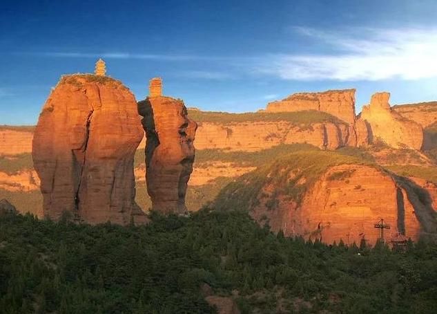 中国最神奇的一座寺庙,修建在陡峭山顶之上,它的来历至今是谜