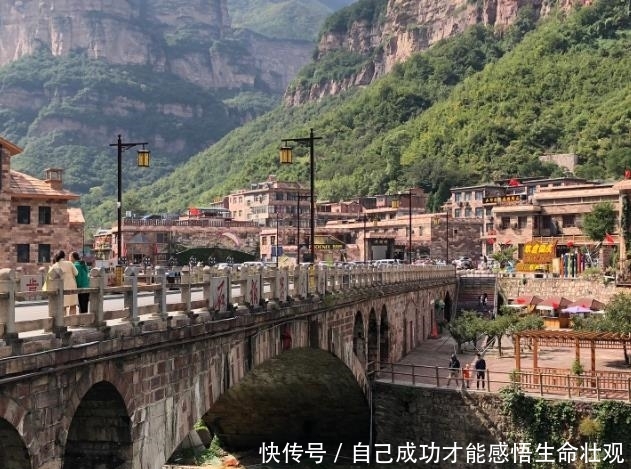 建在“井底”的村落,距今已有千年之久,外来游客还不能留宿