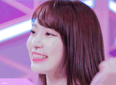 Produce48的C位少女宫胁咲良，她的神秘“铁刘海”真不是粘了胶水