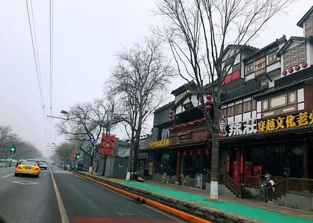  [受疫情影响]疫情下的小龙虾之伤：闭店的簋街，受困的养殖户