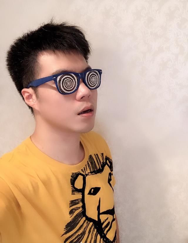 黄毅清“中毒”后首次发文身体已恢复，又可以继续展示事实了