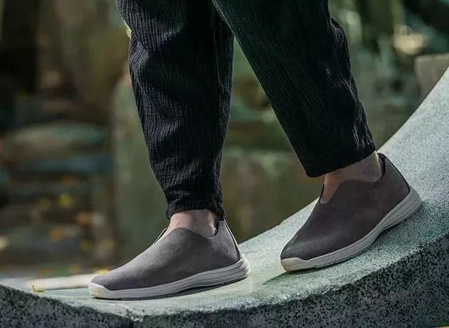 长大了，我也想偷穿妈妈的鞋……