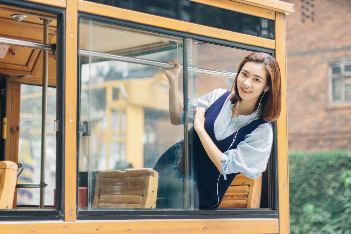 漂亮的素颜短发女孩文艺范写真