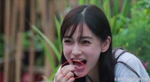 Angelababy带儿子大闹餐厅?亲历者称服务员检查手机太耻辱