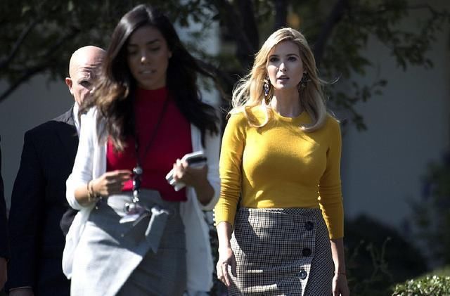 37岁伊万卡：穿紧身裤慢跑让人窒息，最后一张包臀裙把保镖迷住