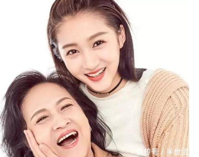 鹿晗想今年结婚遭到关妈反对，关晓彤只回答8个字，网友白眼狼