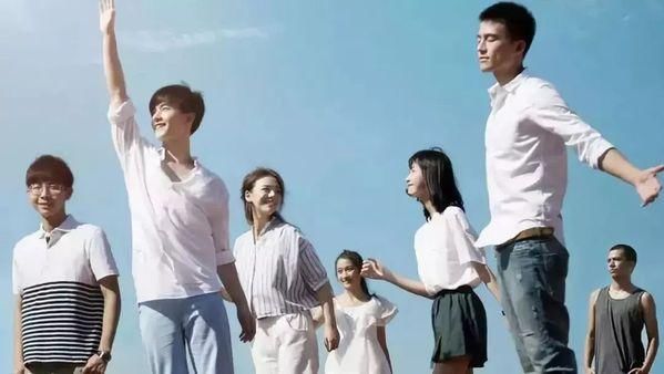 俏皮可爱又优雅妩媚！《潮我看齐》之马思纯：难道只用简单的笑容